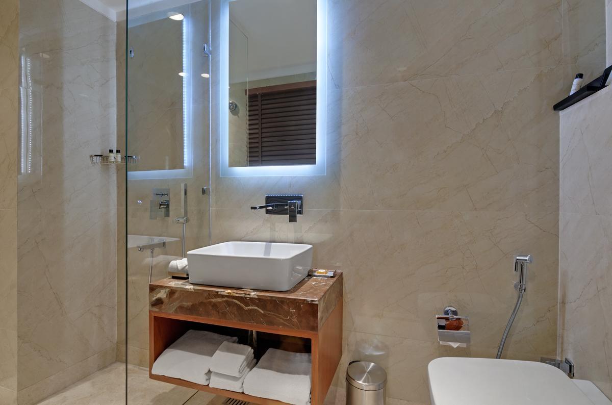 Beacon Hotel Nirman Vihar New Delhi Exterior photo